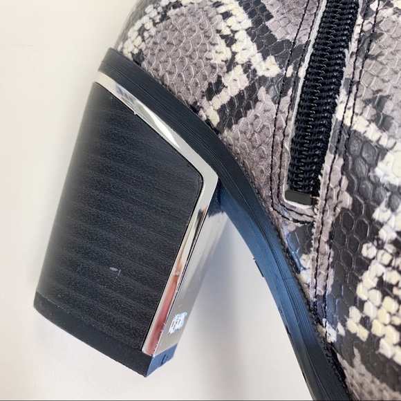 Circus Sam Edelman Womens Snake Print Textured Point Toe Side Zip Heeled Booties - Picture 7 of 13